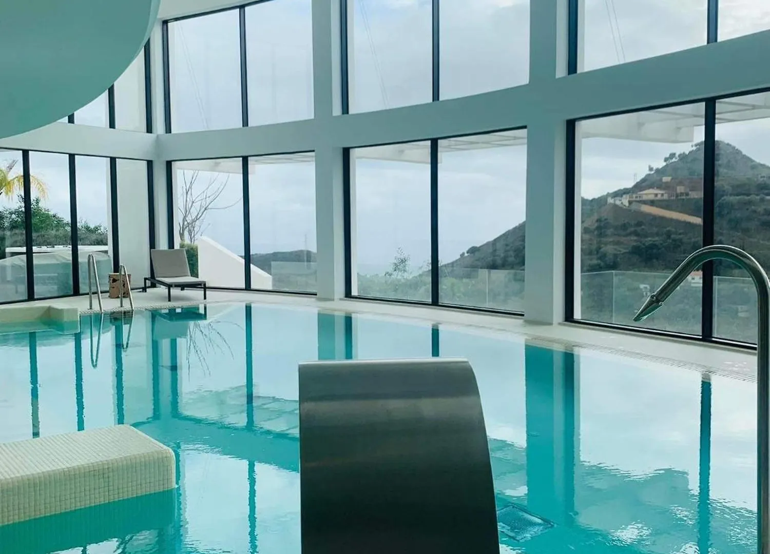 New Ocean View Apartment Just 3 Min From Marbella City Center Malaga